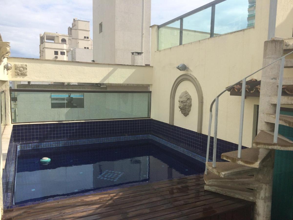 Cobertura Triplex Na Praia Da Enseada グァルジャー エクステリア 写真