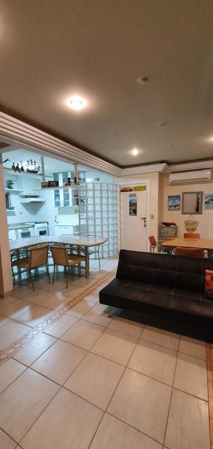Cobertura Triplex Na Praia Da Enseada グァルジャー エクステリア 写真