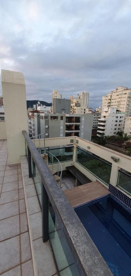 Cobertura Triplex Na Praia Da Enseada グァルジャー エクステリア 写真