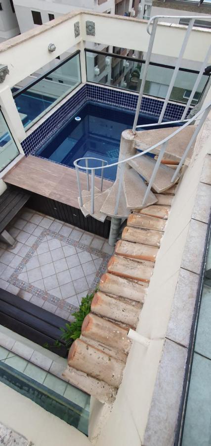 Cobertura Triplex Na Praia Da Enseada グァルジャー エクステリア 写真